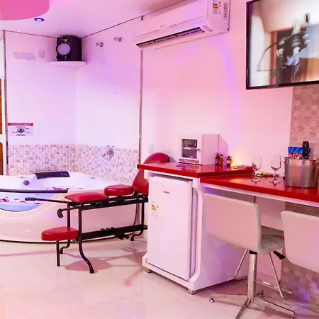 Motel Drive in T - Prolongamento da Avenida Getúlio Vargas fácil acesso ao Shopping Pátio Chapecó-2